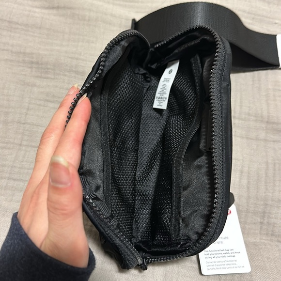 Everywhere Belt Bag 1L *Pride (OLD STRAP) - Picture 7 of 7